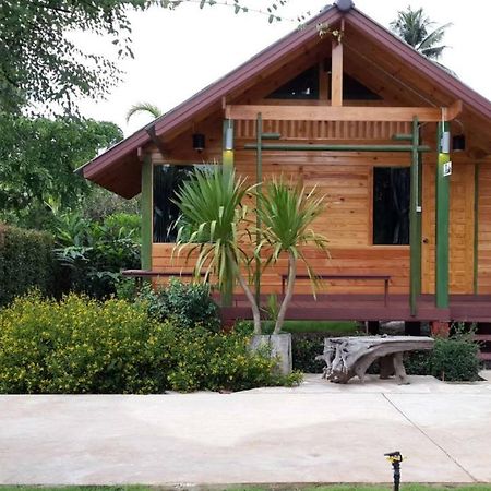 Nung Ni Bang Khon Thi Resort Amphawa Exterior photo